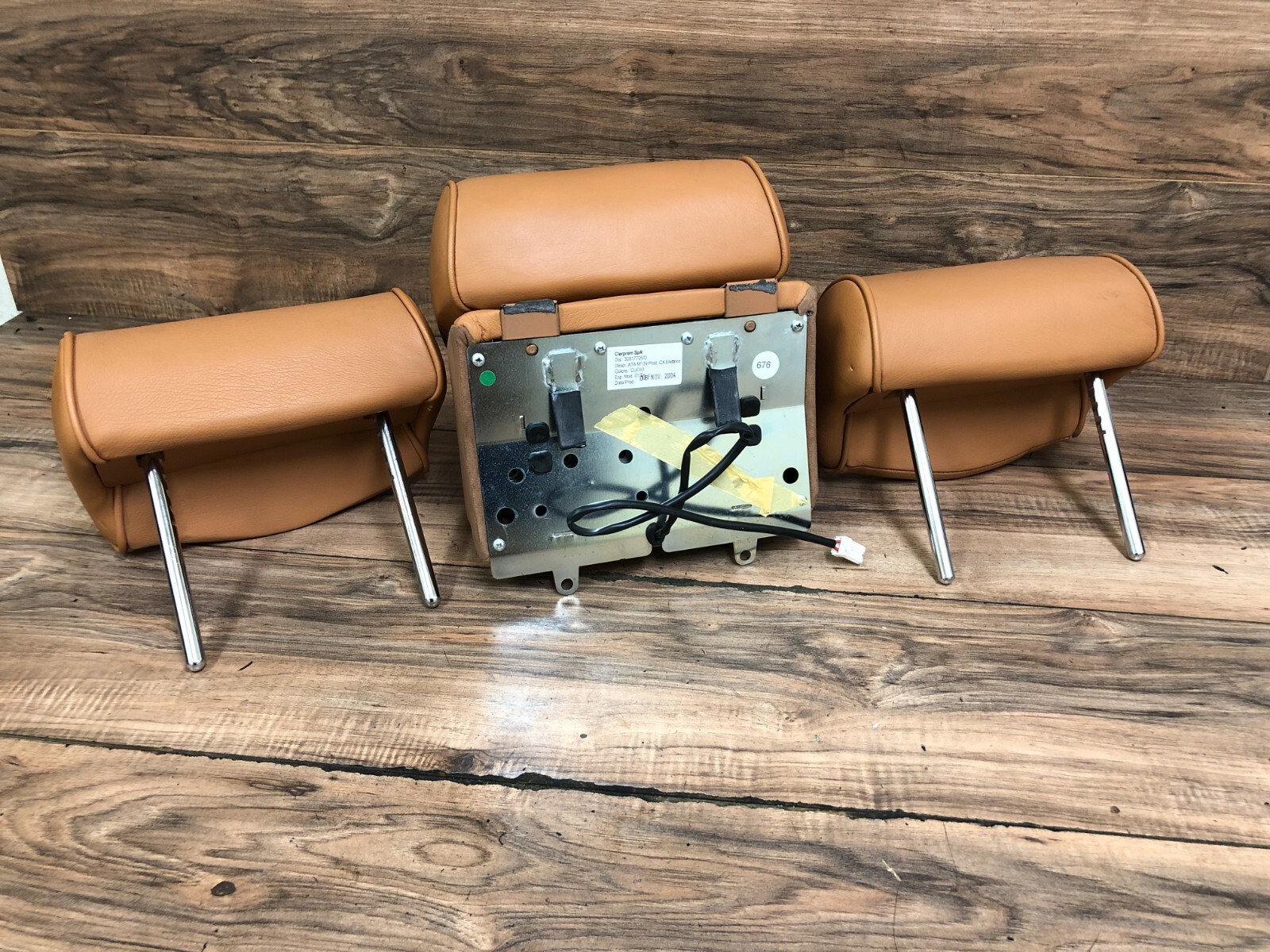 MASERATI QUATTROPORTE M139 REAR SET OF HEADREST BACK BENCH HEAD REST 2004-2008