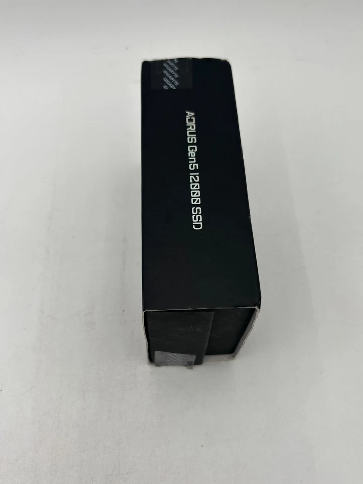 Gigabytes Aorus Gen 5 12000 SSD 2TB M.2 - 2TB SSD - Black - NEW OPEN BOX - Image 4 of 4