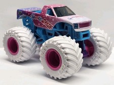 Spin Master 1:64 Scale Monster Jam   Sparkle Smash Monster Truck Loose 
