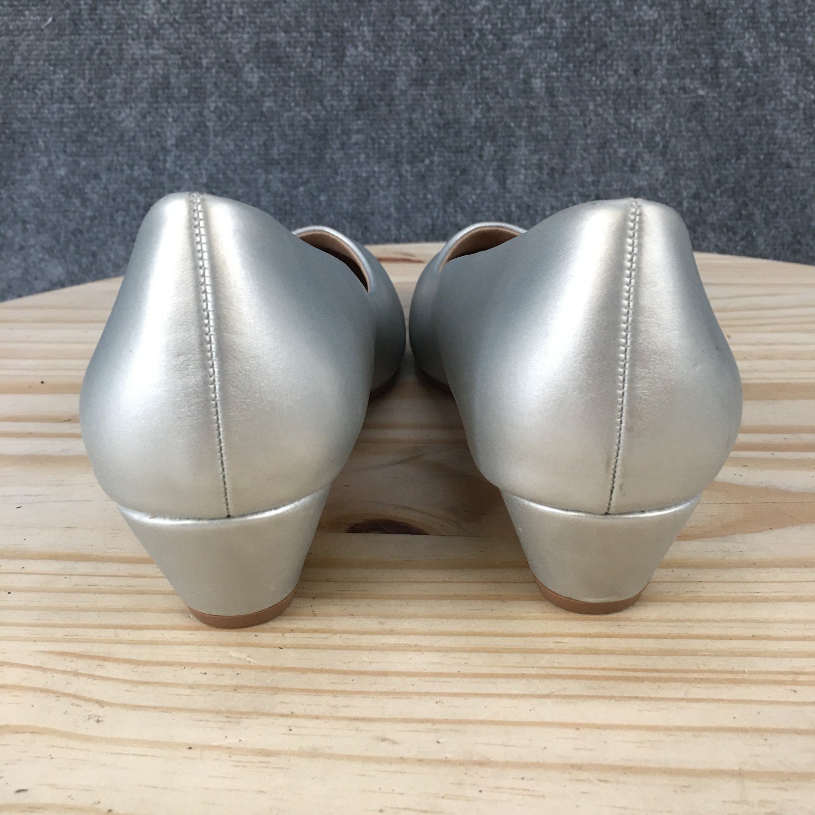 Comfortview Shoes Womens 9 M Vida Slip On Low Heels Pumps Silver Faux Leather