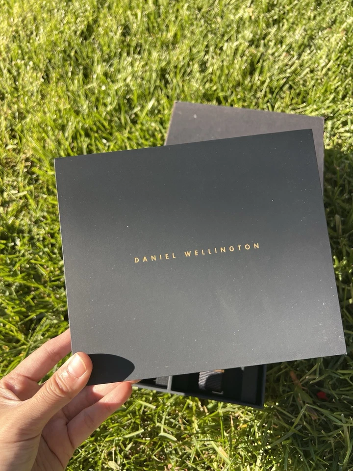 Caja de regalo reloj Daniel Wellington clásico Sheffield oro rosa Foto 3 de 4