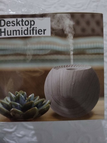 Desktop Humidifier, Soothes your mood and releases stress. Adds moisture to air. - Picture 2 of 3