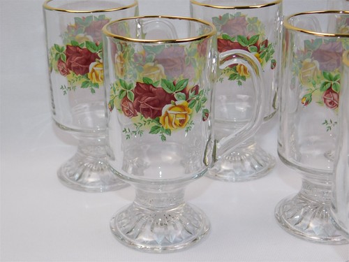 Juego de 8 tazas de café irlandesas Royal Albert Old Country Roses borde dorado de 5,5" de alto - Imagen 5 de 9