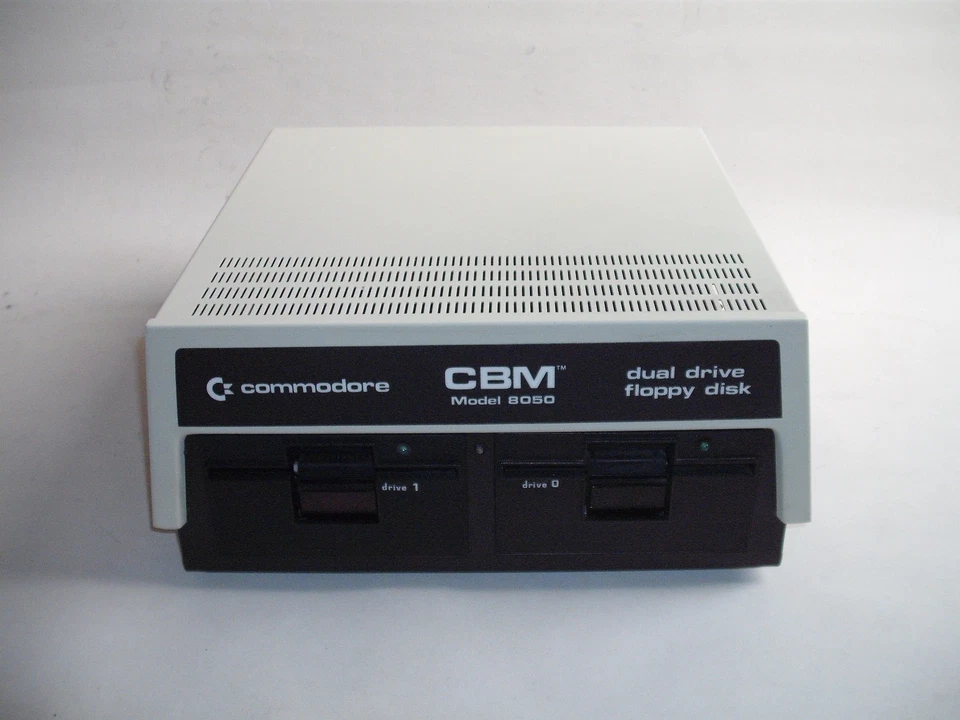 Commodore CBM 8050 Diskettenstation + IEEE-Datenkabel  /  Sehr guter Zustand! - Bild 2 von 4