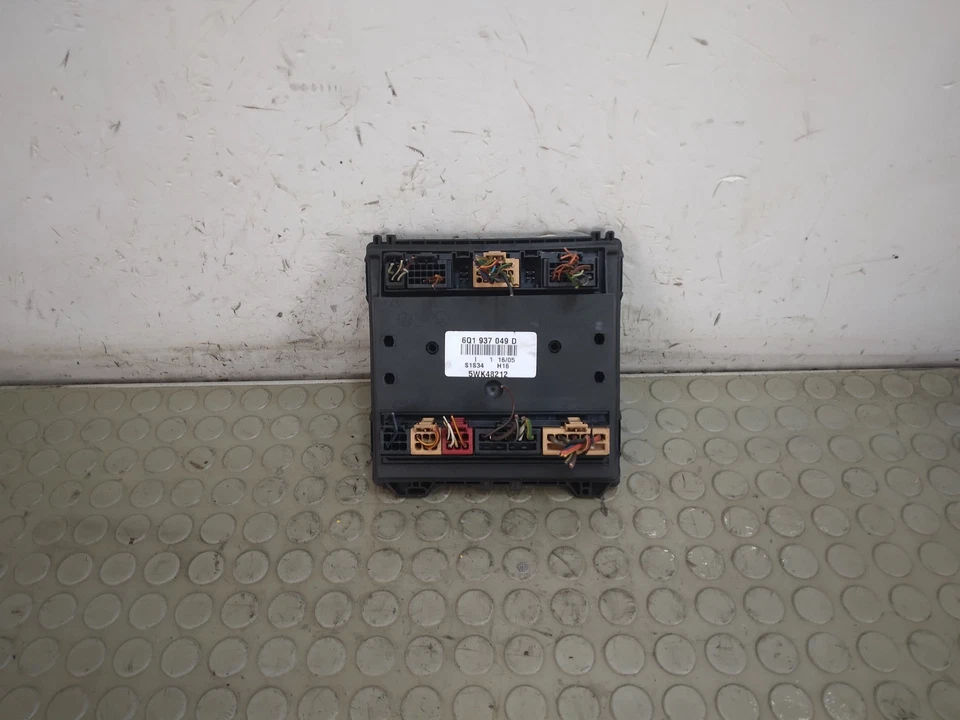 24364 Centralina body computer Vw Fox dal 2005 al 2011 cod 6q1937049 - Immagine 3 di 4