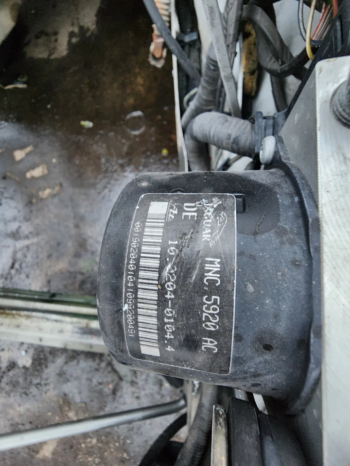 2000 2001 2002 JAGUAR XJ8 XK8 VANDEN PLAS ABS MODULE PUMP  MNC5920AC - Image 2 of 2