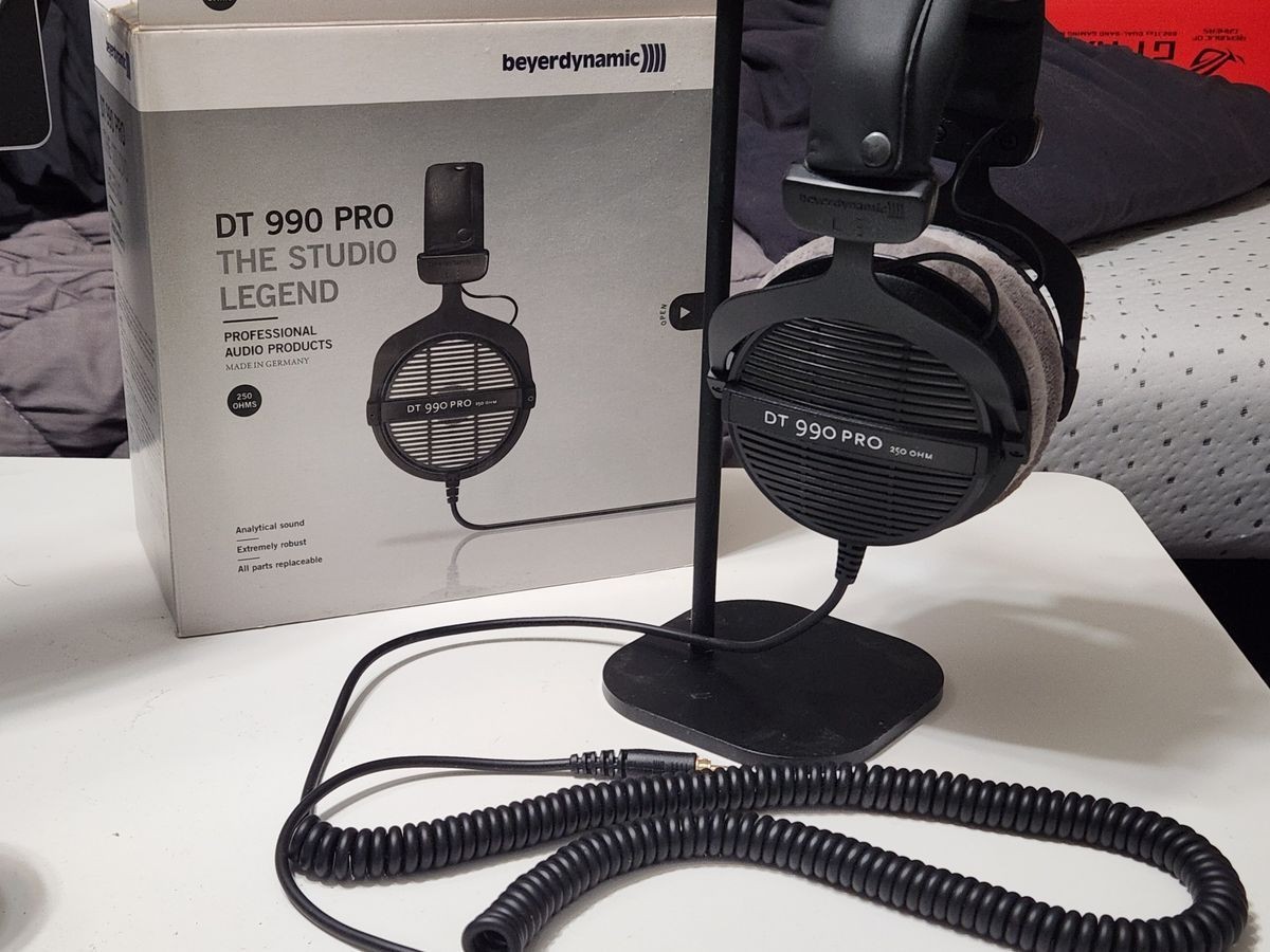 Beyerdynamic DT-990-PRO-250 Open Back Studio Reference Monitor