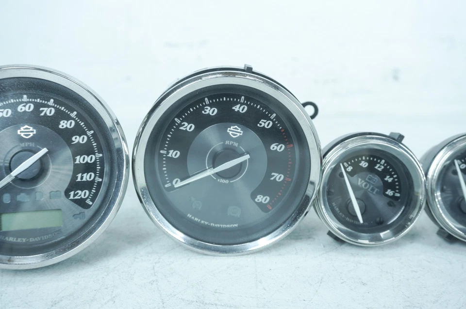 Harley Touring Electra Ultra 2011 OEM aire aceite voltios combustible velocímetro medidores de velocidad 29 k Foto 4 de 4