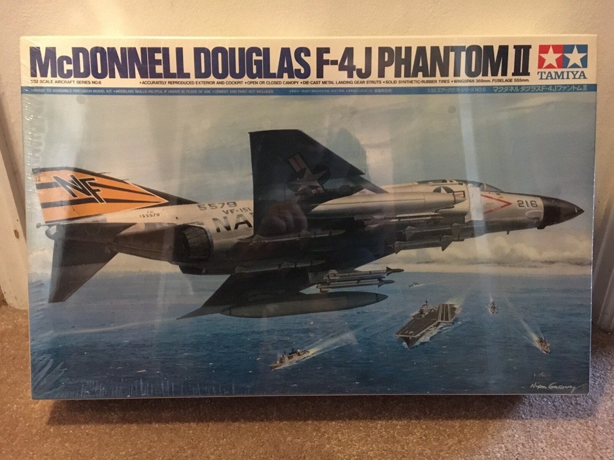 タミヤ McDonnell Douglas F-4J Phantom II Amazon.com: Tamiya 1/32 F4J Phantom II, TAM60306 : Arts