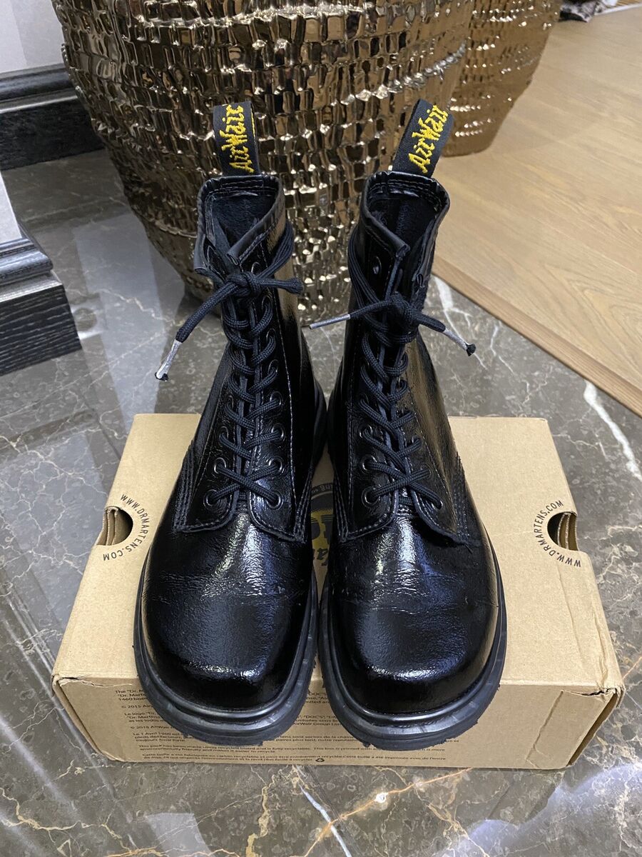 Vintage black doc martens boots, made in England, size uk 3 Vintage black doc martens boots, made in England, size uk 3