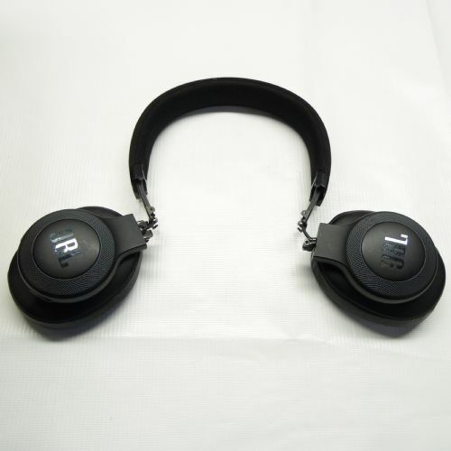 JBL E65BTNC | Wireless over-ear noise-cancelling headphones
