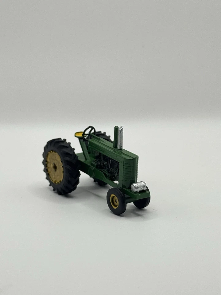 John Deere B de resina construida contra arañazos 1/64 Foto 3 de 3