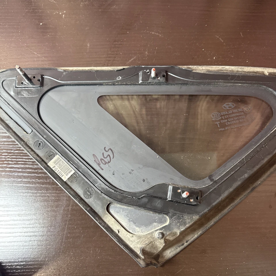 10 2011 2012 2013 2014 2015 HYUNDAI TUCSON RIGHT REAR QUARTER GLASS 87820-2S010 - Image 4 of 4