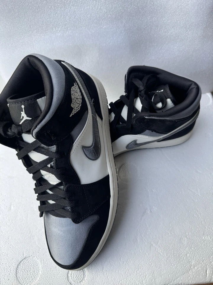 Talla 11 - Air Jordan 1 Retro SE Mid Winterized Foto 3 de 4