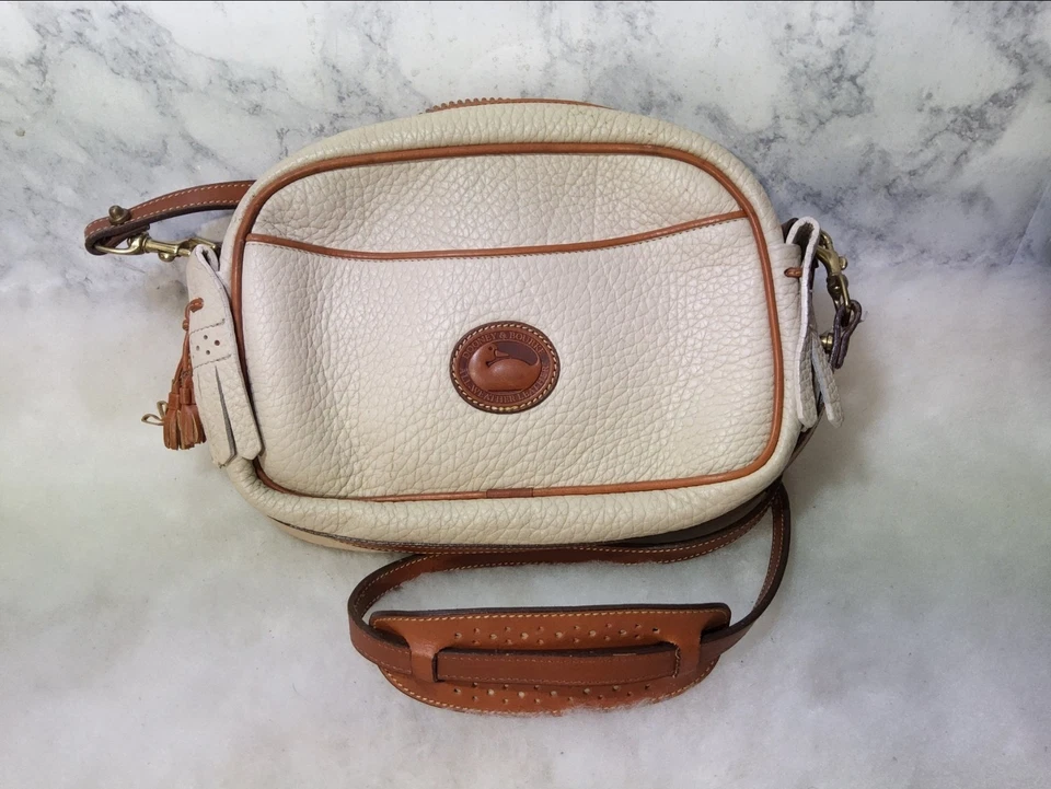 Bolso Bandolera Cartera Bolso Swt Cuero 2 Piezas Dooney Bourke Vintage Beige Hueso Kilty RARO Foto 2 de 4