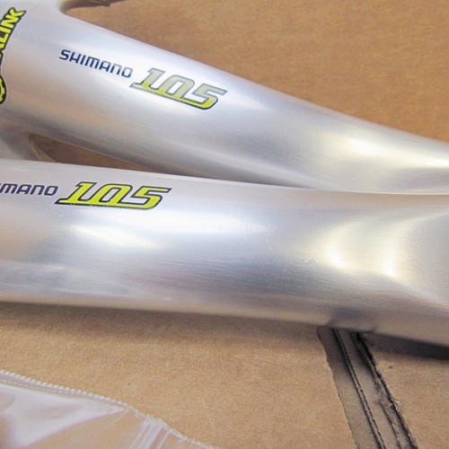 New-Old-Stock Shimano 105 Double Crankarm Set (Model FC-5501...172.5 mm)...Demo - Picture 6 of 18