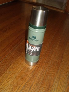 stanley 20 oz vacuum bottle