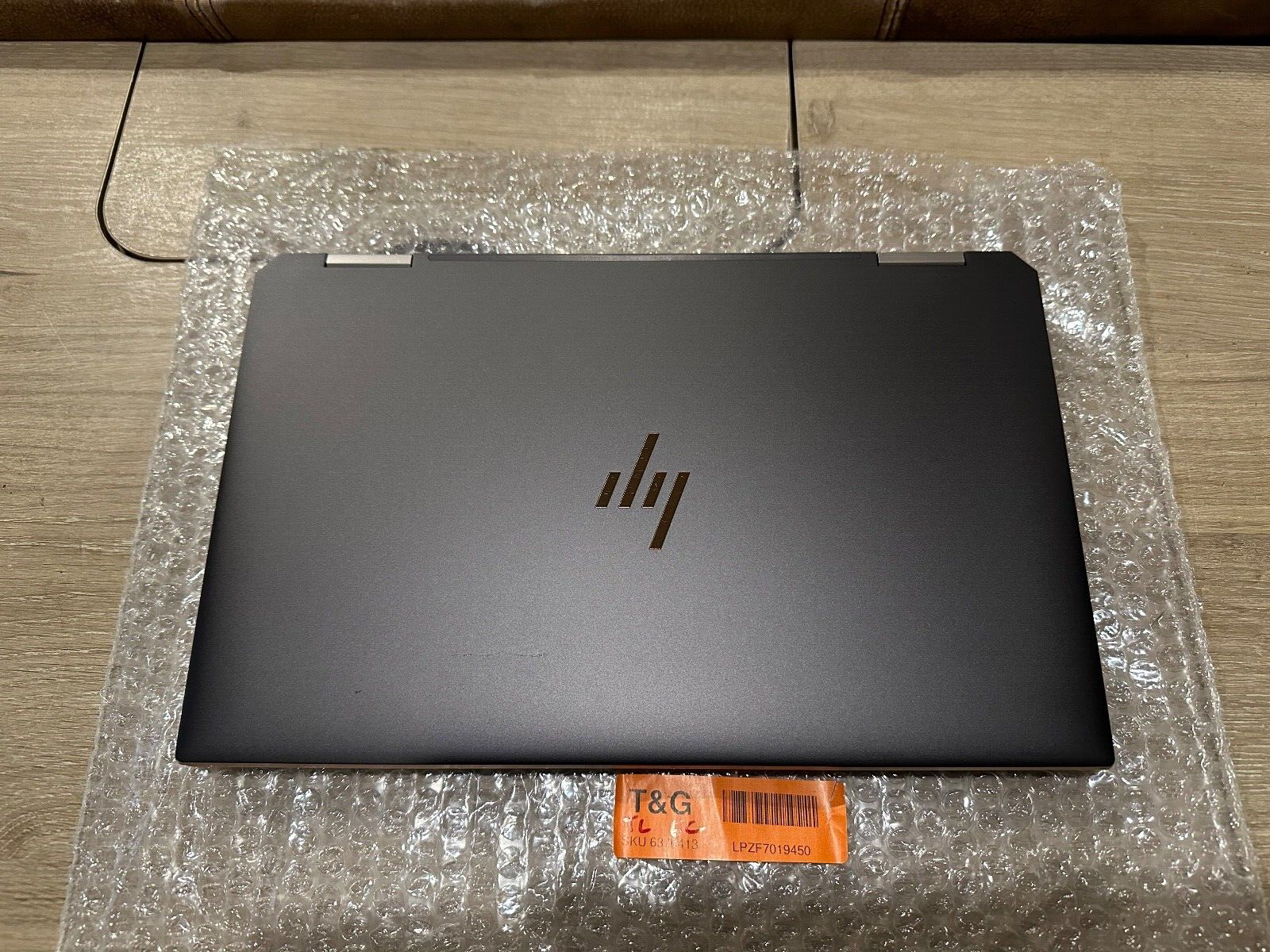 HP+Spectre+x360+13-aw0023dx+13.3+inch+%281TB%2C+Intel+Core+i7+10th