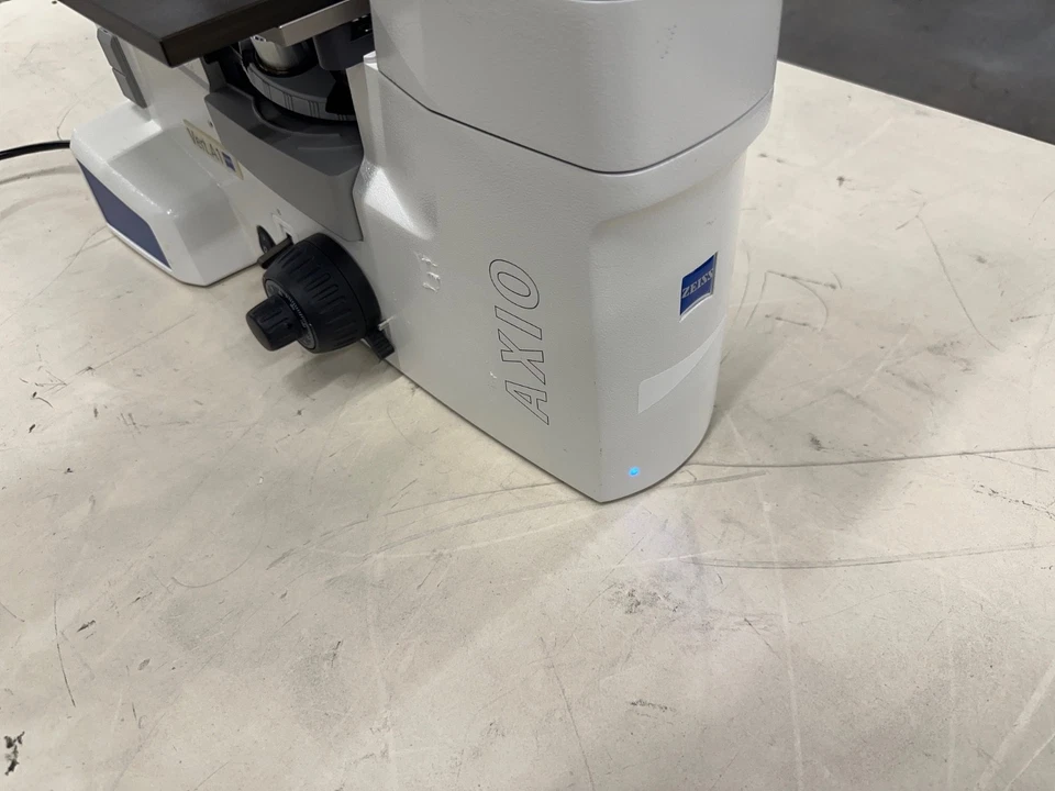 Microscopio invertido ZEISS Axio Vert.A1 con (4) objetivos 5X 10X 20X 40X Foto 4 de 4