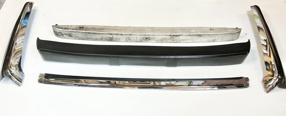 79-87 Jaguar XJ6 S3 Rear Bumper complete cover assembly Chrome Plate Endcaps - Image 2 of 4