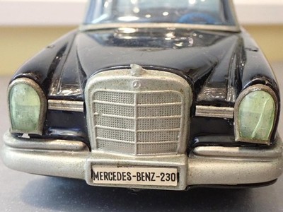 Mercedes-Benz 230 TE ミニカー Mercedes-Benz 230 TE (W123) Break 1975 Silver 1:43 Minichamps