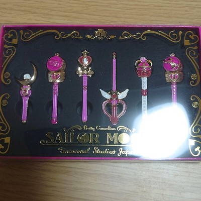 Sailor Moon Universal Studios Exclusive Pins Set