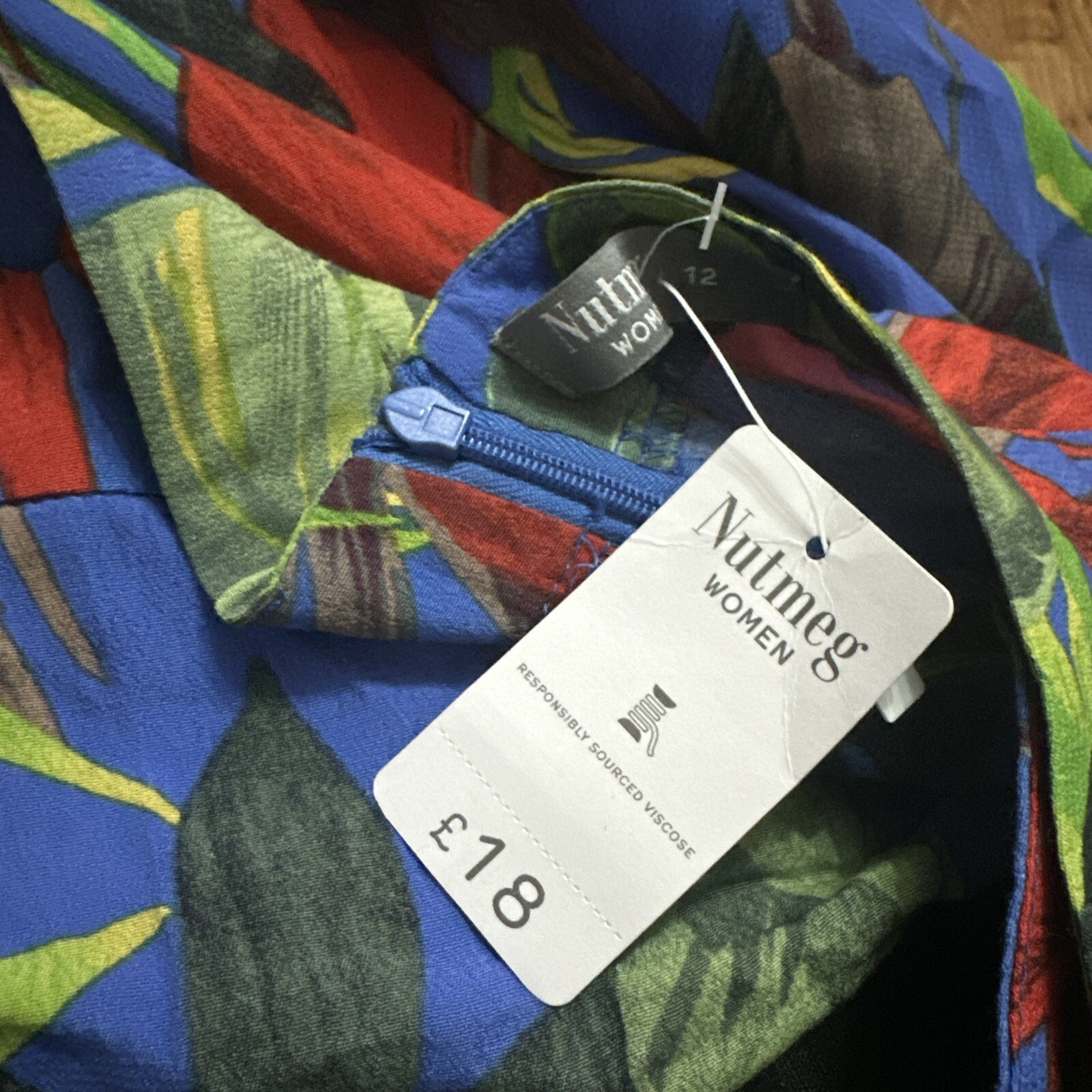 ladies size 12 lightweight blue floral gatherd front midi skirt bnwt rrp £18 image 3