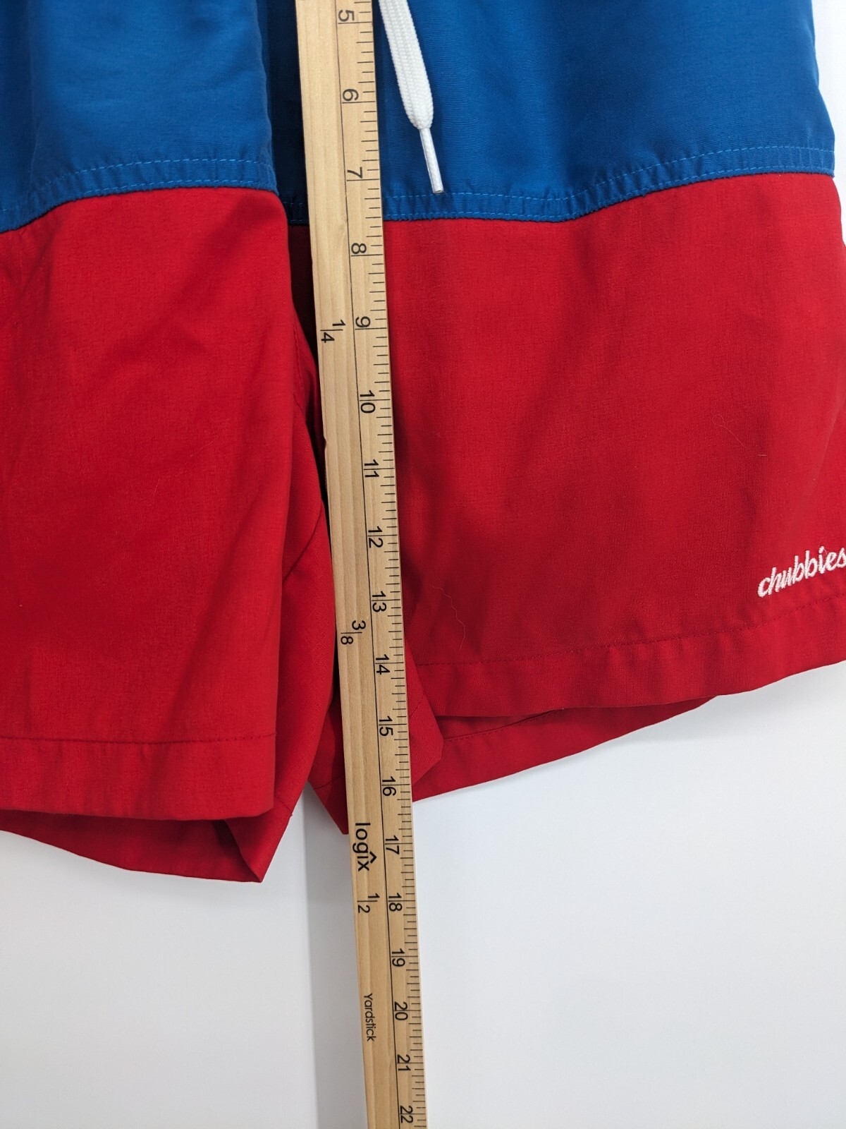 Chubbies Swim Trunks Mens Large Red Blue Elastic Waist Drawstring Pockets Shorts