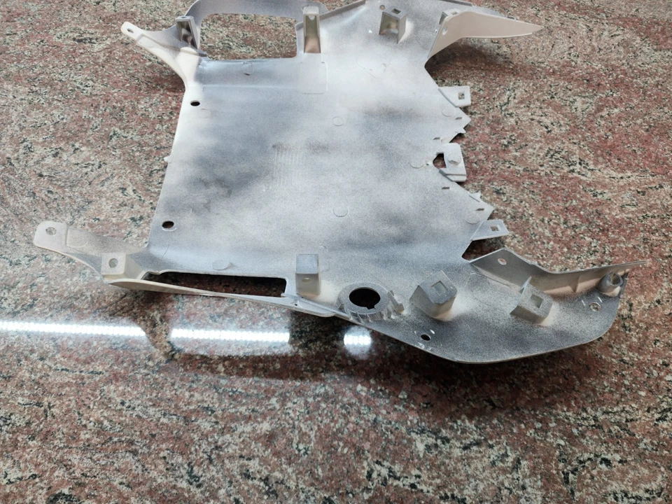 Guardabarros trasero bajo cola Yamaha YZF-R6 2008-2016 blanco A.Market Foto 4 de 4