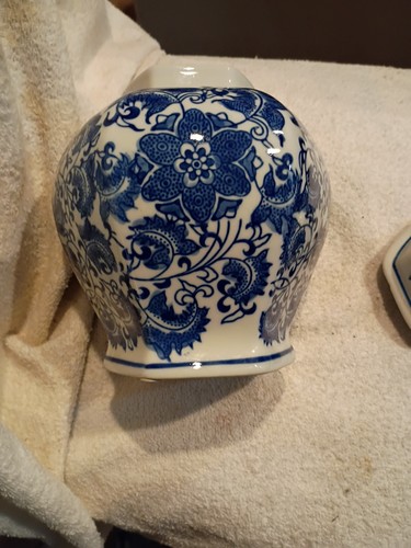 Blue & White Ginger Jar Flowers Chinoiserie Oriental Temple Jar 11" Tall - Picture 5 of 8