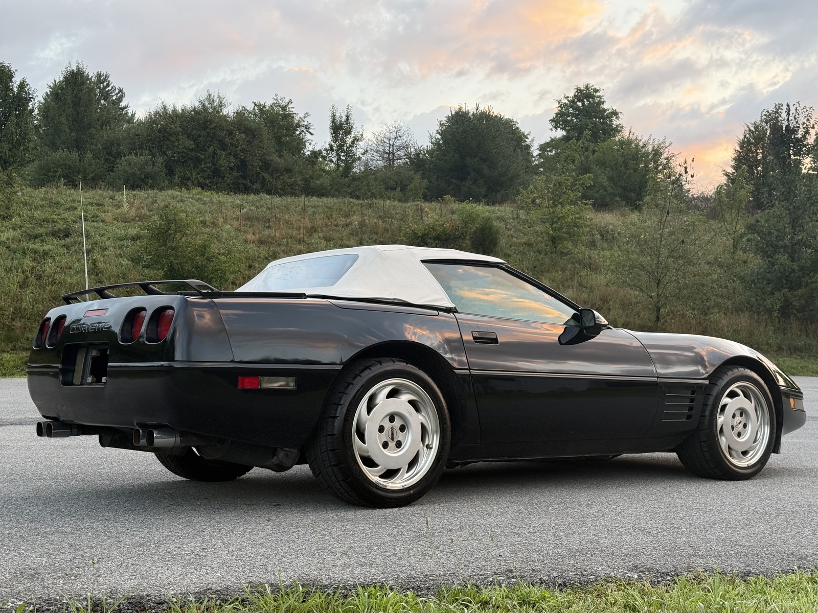 1991 Black Chevrolet Corvette   | C4 Corvette Photo 5