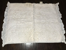 New Threshold White Ruffle Bath Rug 20x30 NEW Bathroom Decor     