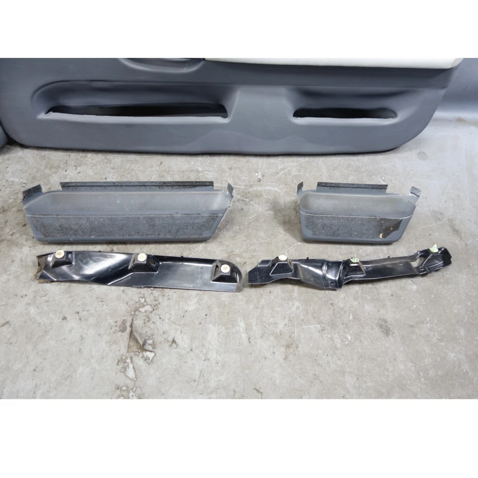 Par de paneles de puerta interior de 2 puertas BMW E36 M3 98-99 dañado cuero gris paloma OEM Foto 3 de 4