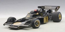 AUTOart 87328 1 18 Lotus 72E 1973 1 Emerson Fittipaldi (with Driver Figure)