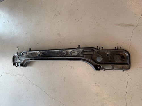 2006-2007 BMW 525i 525xi 530i 530xi 550i Rear Bumper Mount Center Bracket OEM - Picture 5 of 9