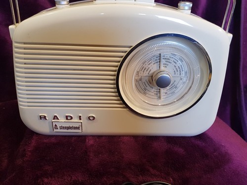 Vintage Style Steepletone BRIGHTON Radio FM / MW / LW - Picture 2 of 16