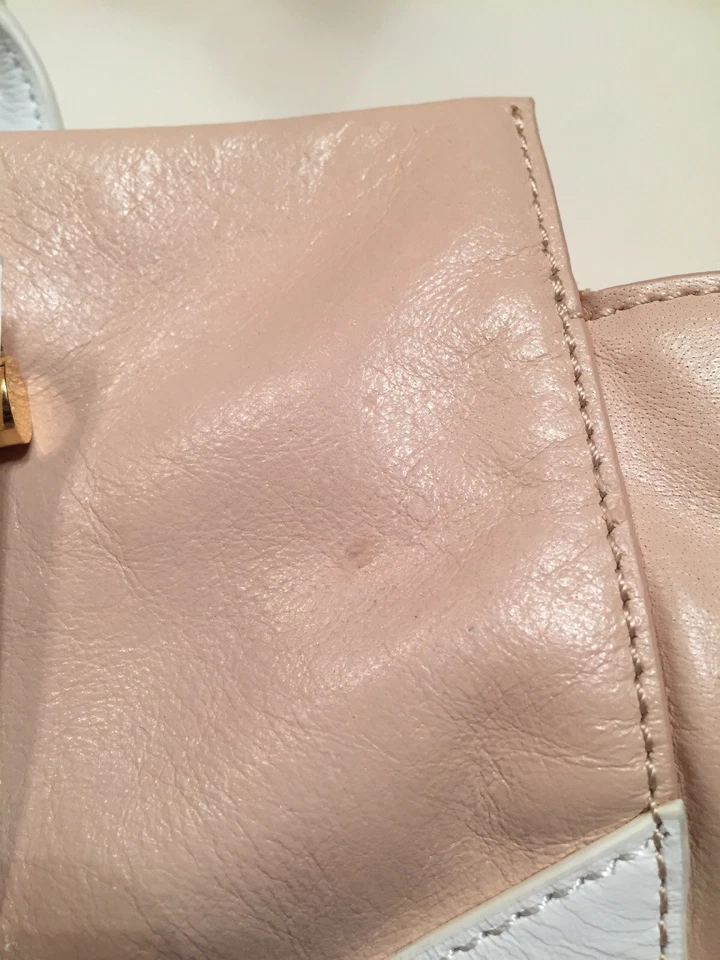 Bolso de Mano Badgley Mischka Arlene Soft Shine 952332 Latte/blanco Bicolor Foto 4 de 4