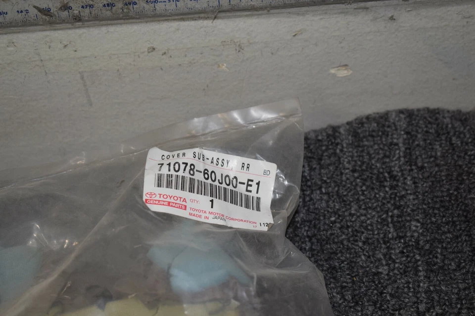 Cubierta trasera asiento trasero Lexus GX460 2013-2019 SUB LADO IZQUIERDO OEM Foto 3 de 4