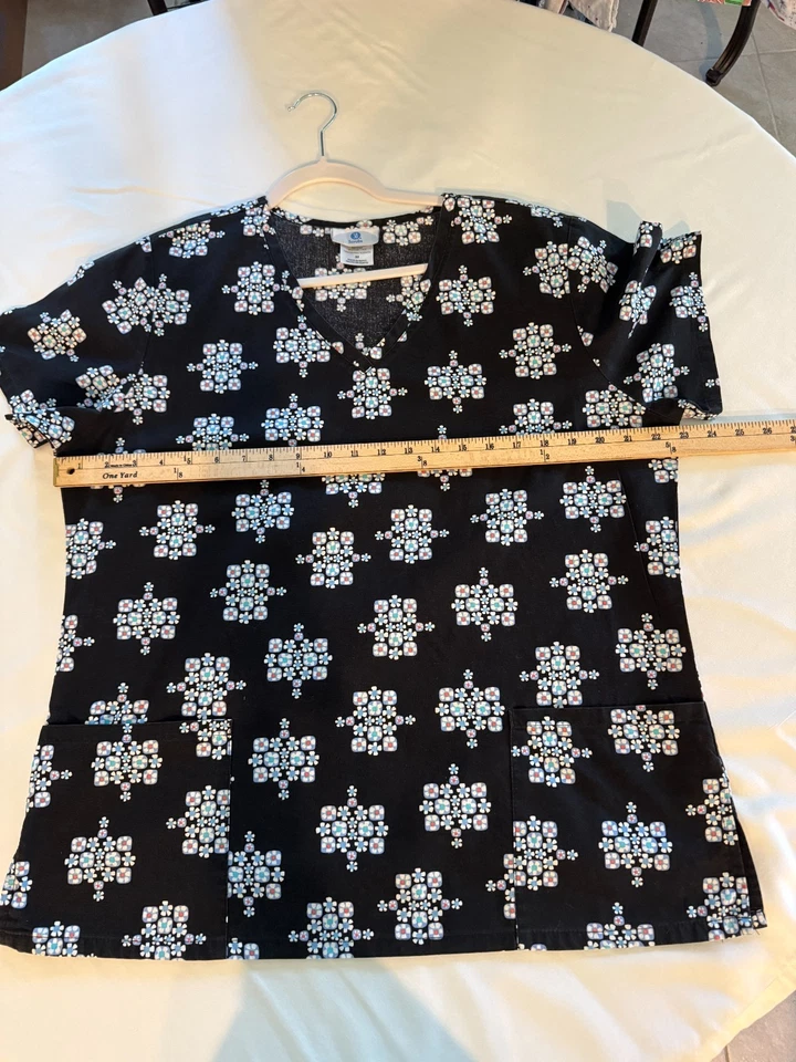 EXFOLIANTE UNIFORME NAVIDAD SB EXFOLIANTE CON COPOS DE NIEVE EXCELENTE USADO Foto 2 de 4