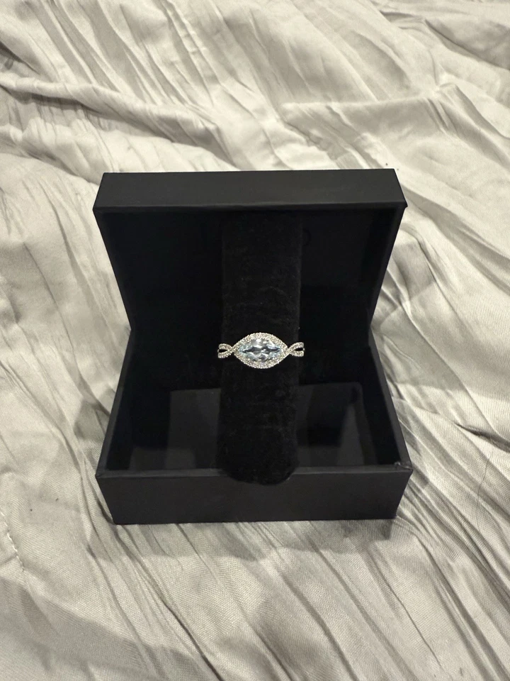 Anillo LeVian Aguamarina y Diamantes 10K Rosa Foto 3 de 4