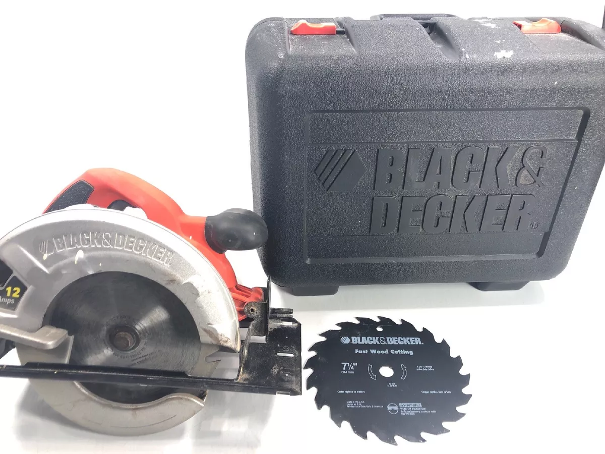 BLACK AND DECKER CS1010 CIRCULAR SAW Extra Saw Blade And CASE Nice