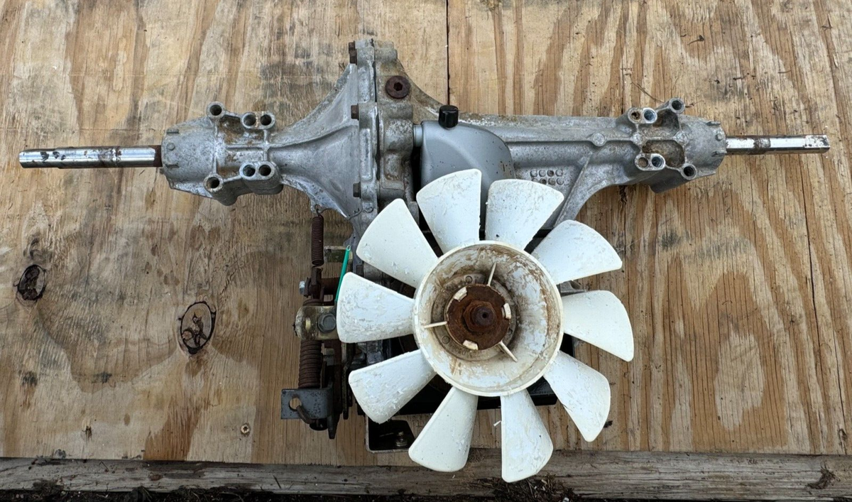 Cub Cadet LT1045 / 1050 Mower Transmission Transaxle 618-0319