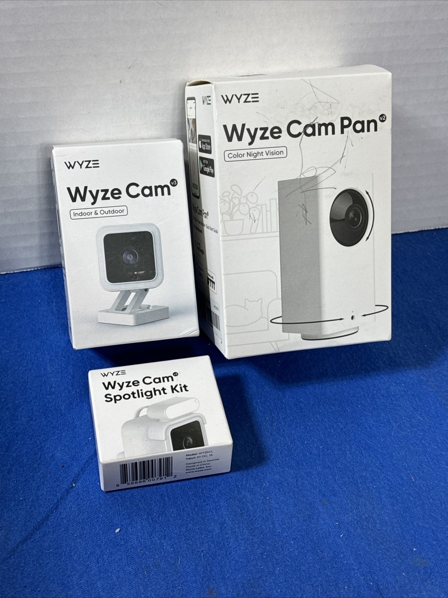 New Wyze Security Cam Set Indoor & Outdoor WYZEC3 Spotlight