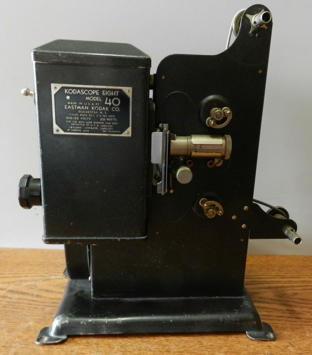 1934 Vintage Kodascope Eight used movie projector model 40 1934 Vintage Kodascope Eight used movie projector model 40