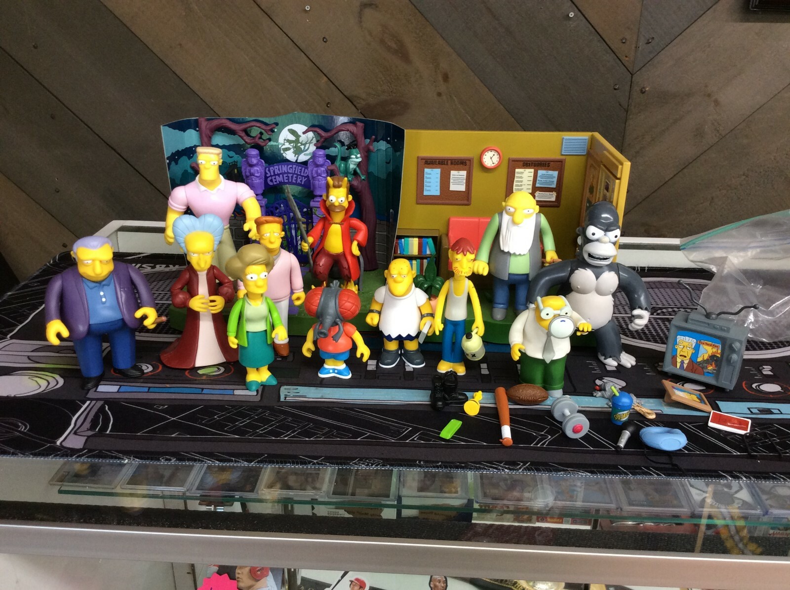 Playmates World Of The Simpsons Action Figure Playset & Accessory Lot See Pics Playmates World Of The Simpsons Action Figure Playset & Accessory Lot See Pics