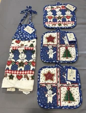 New Pillsbury Doughboy Poppin'Fresh Christmas Pot Holders And Tie Towel 1999