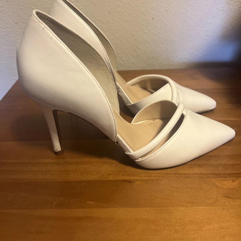 Vince Camuto “Delila” Pumps Ivory Size 7 Medium  - Image 2 of 4