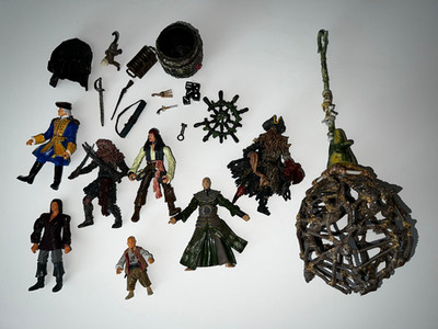 Zizzle Pirates Of The Caribbean Figure Lot figures 3.75''