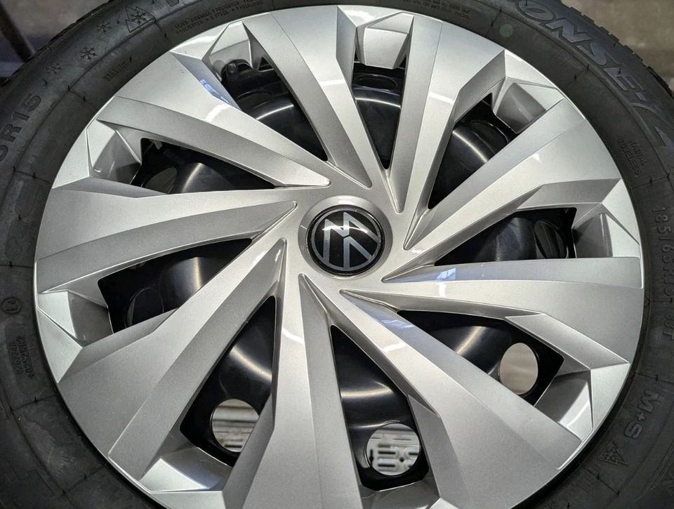 Original VW Polo Winterkompletträder 2Q0601027 185/65 R 15 88T Dunlop DOT23 - Bild 2 von 4