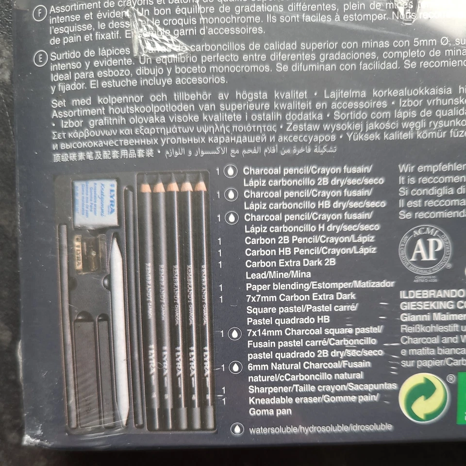 Lyra Rembrandt Charcoal Sketching Set - Metal Gift Tin of 12  - Image 3 of 3